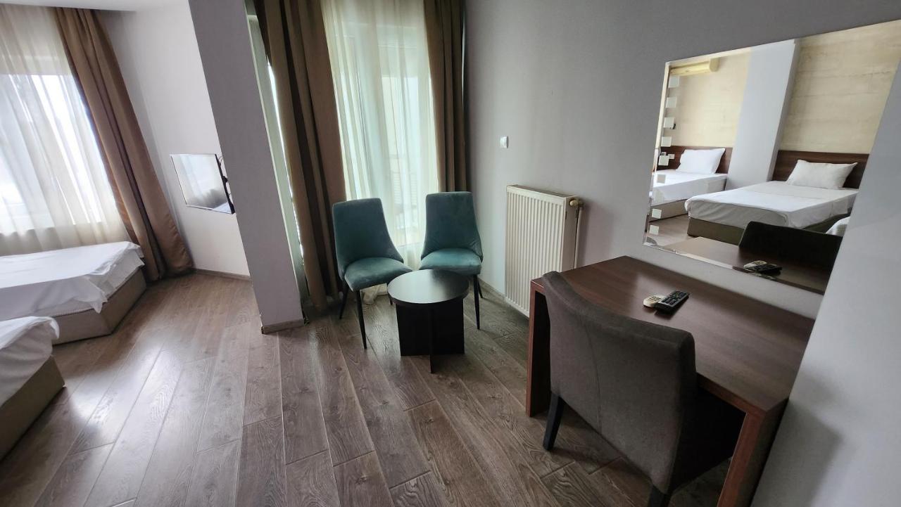 Hotel Rile Men Blue Ni Extérieur photo